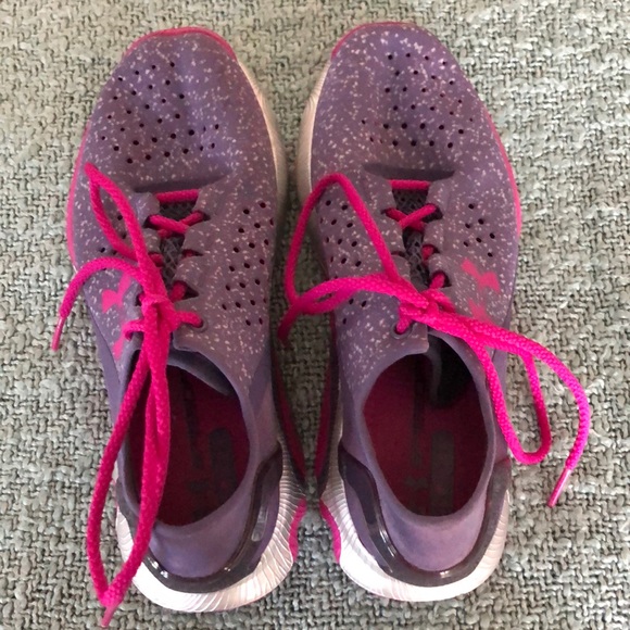 UA running shoes - Picture 3 of 5